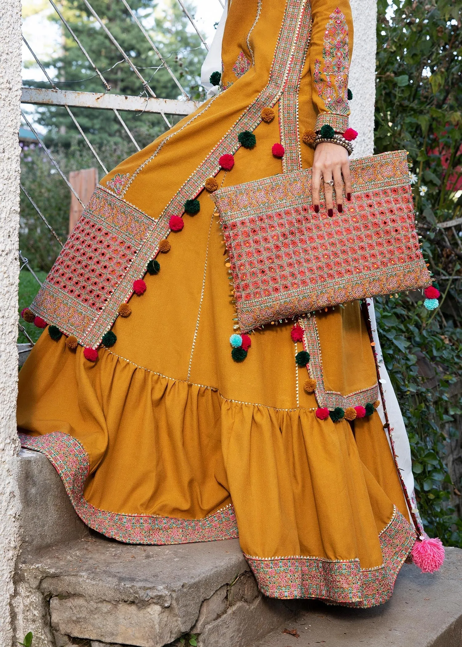 Hussain Rehar Karandi Collection – Paras