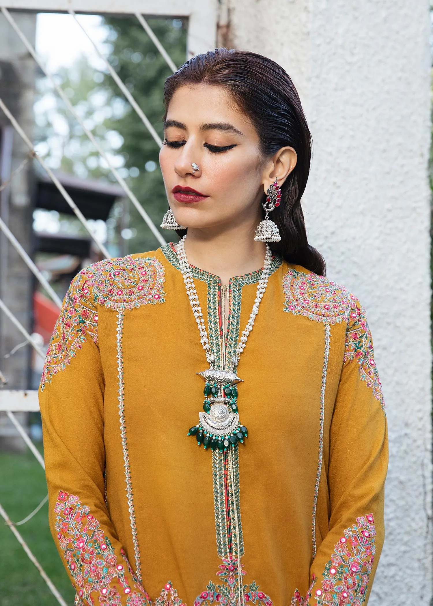 Hussain Rehar Karandi Collection – Paras