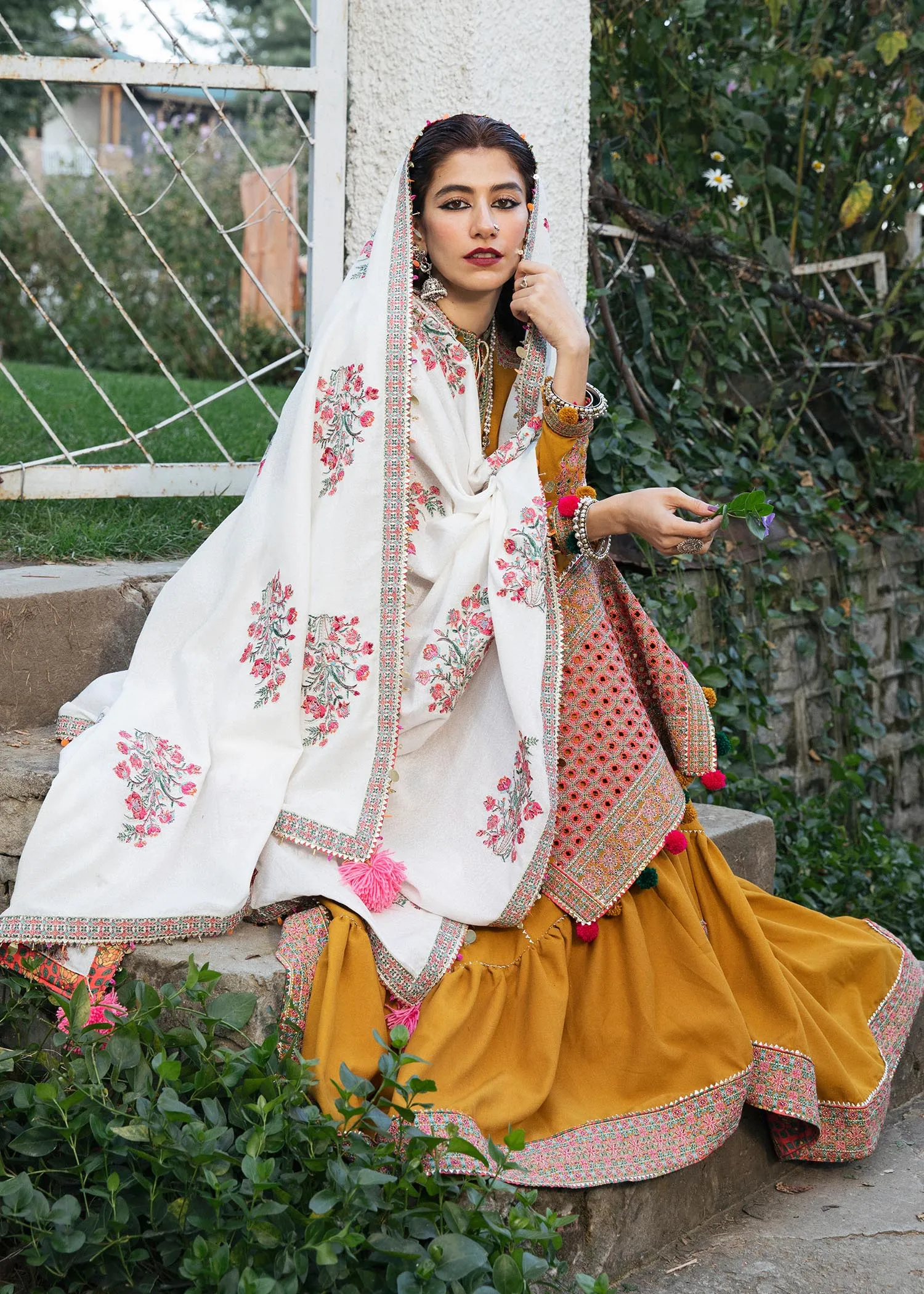 Hussain Rehar Karandi Collection – Paras