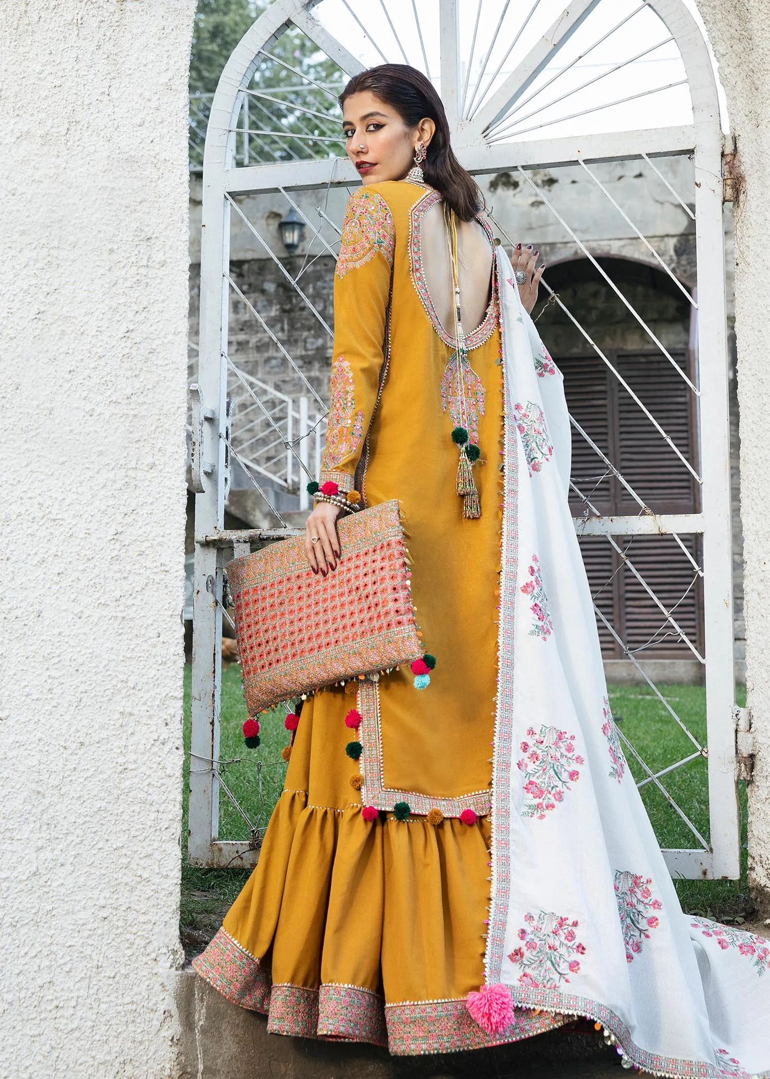 Hussain Rehar Karandi Collection – Paras