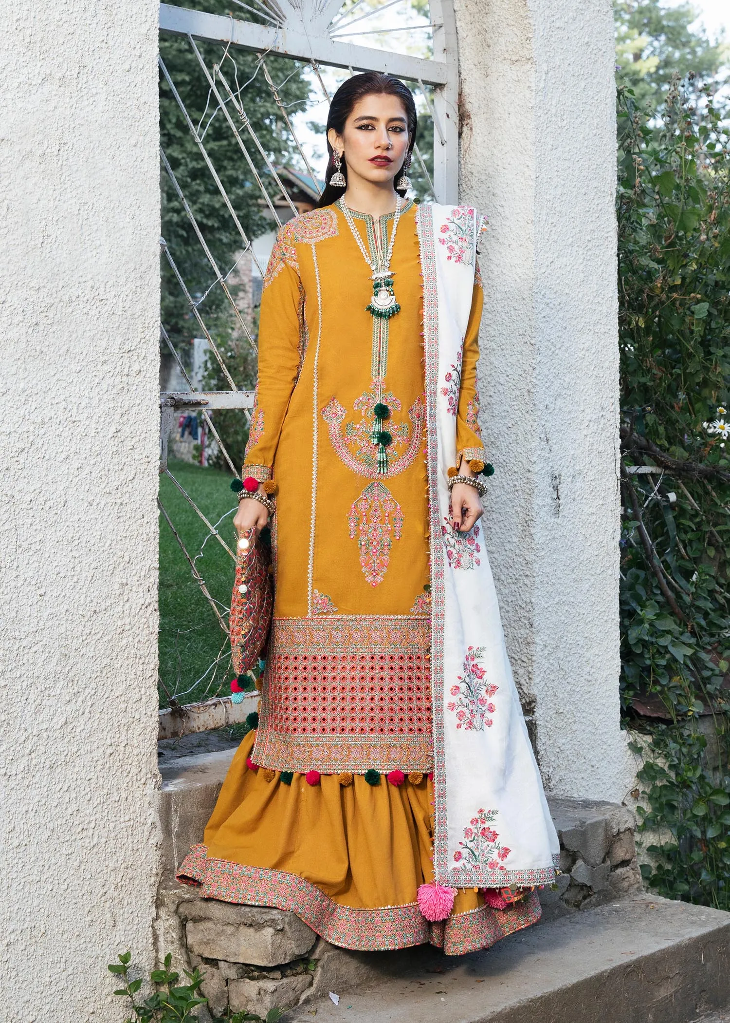 Hussain Rehar Karandi Collection – Paras
