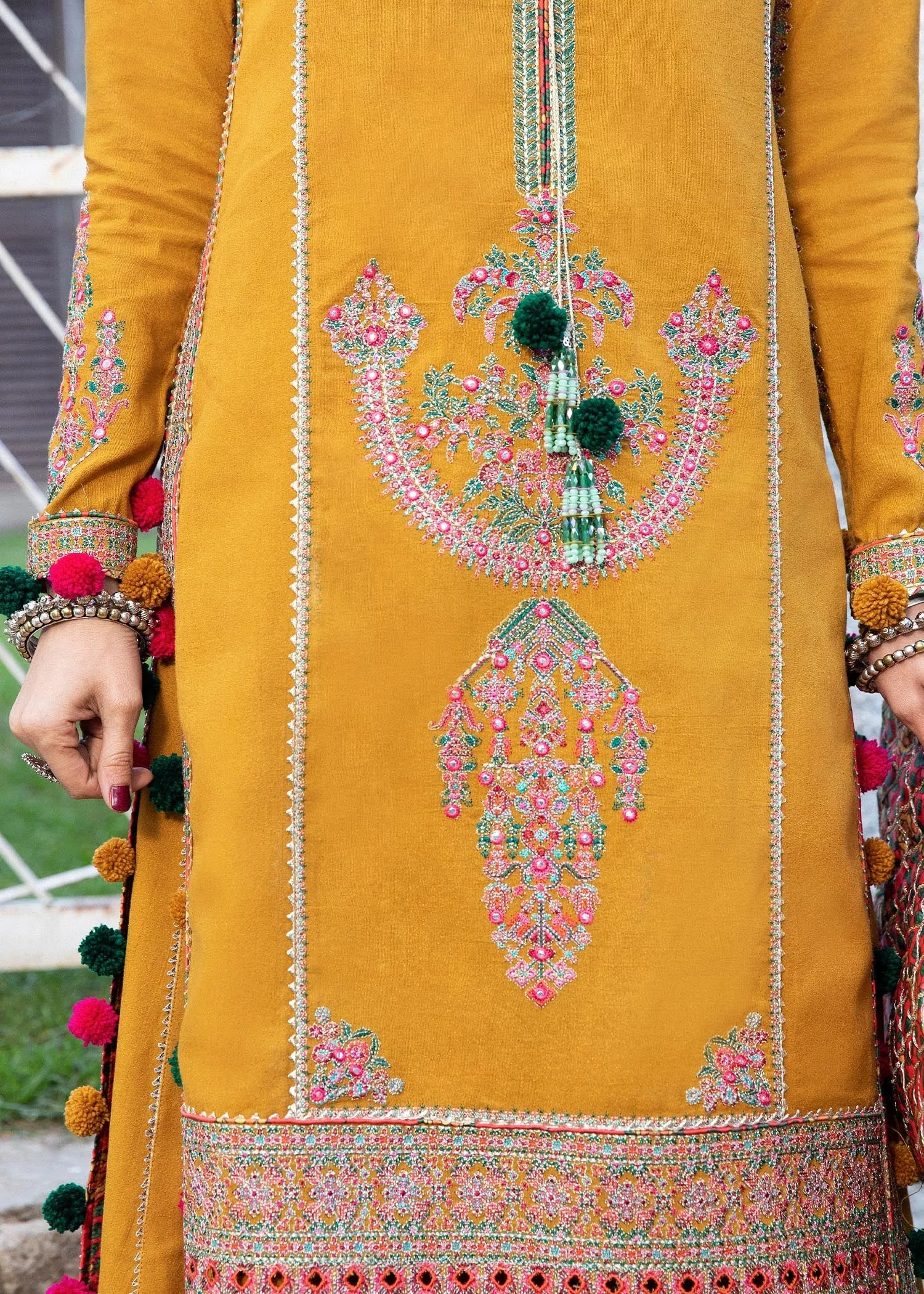 Hussain Rehar Karandi Collection – Paras